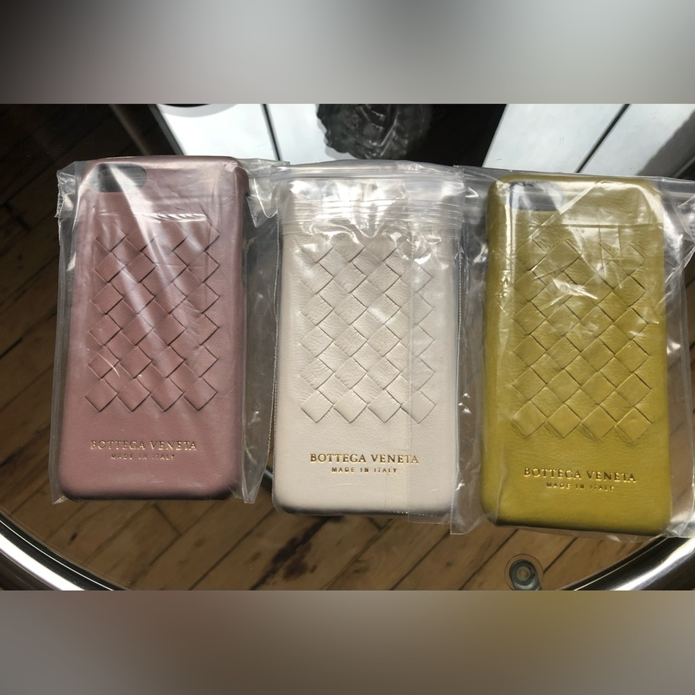 Bottega Veneta IPhone SE cover fit SE & 8 intrecciato-Brand new